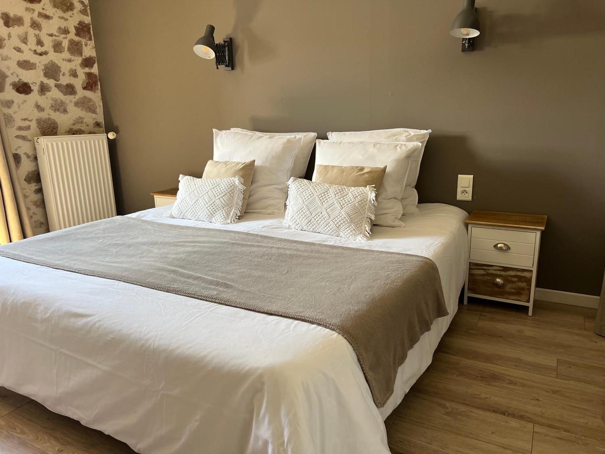 Le Poiré-sur-Vie La Milliere - Piscine & Campagne - Cathelineau & Lescure B&B 외부 사진