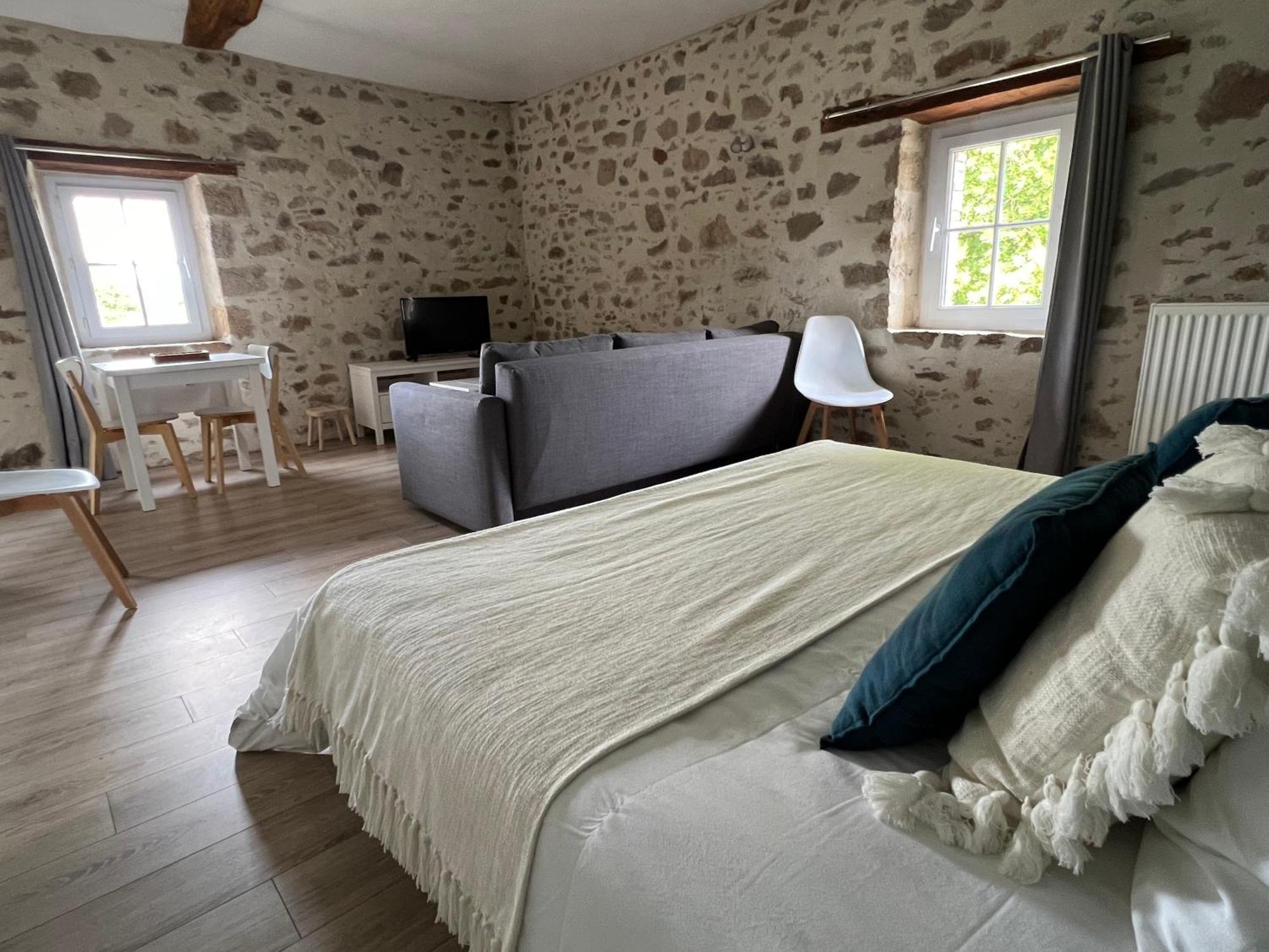 Le Poiré-sur-Vie La Milliere - Piscine & Campagne - Cathelineau & Lescure B&B 외부 사진